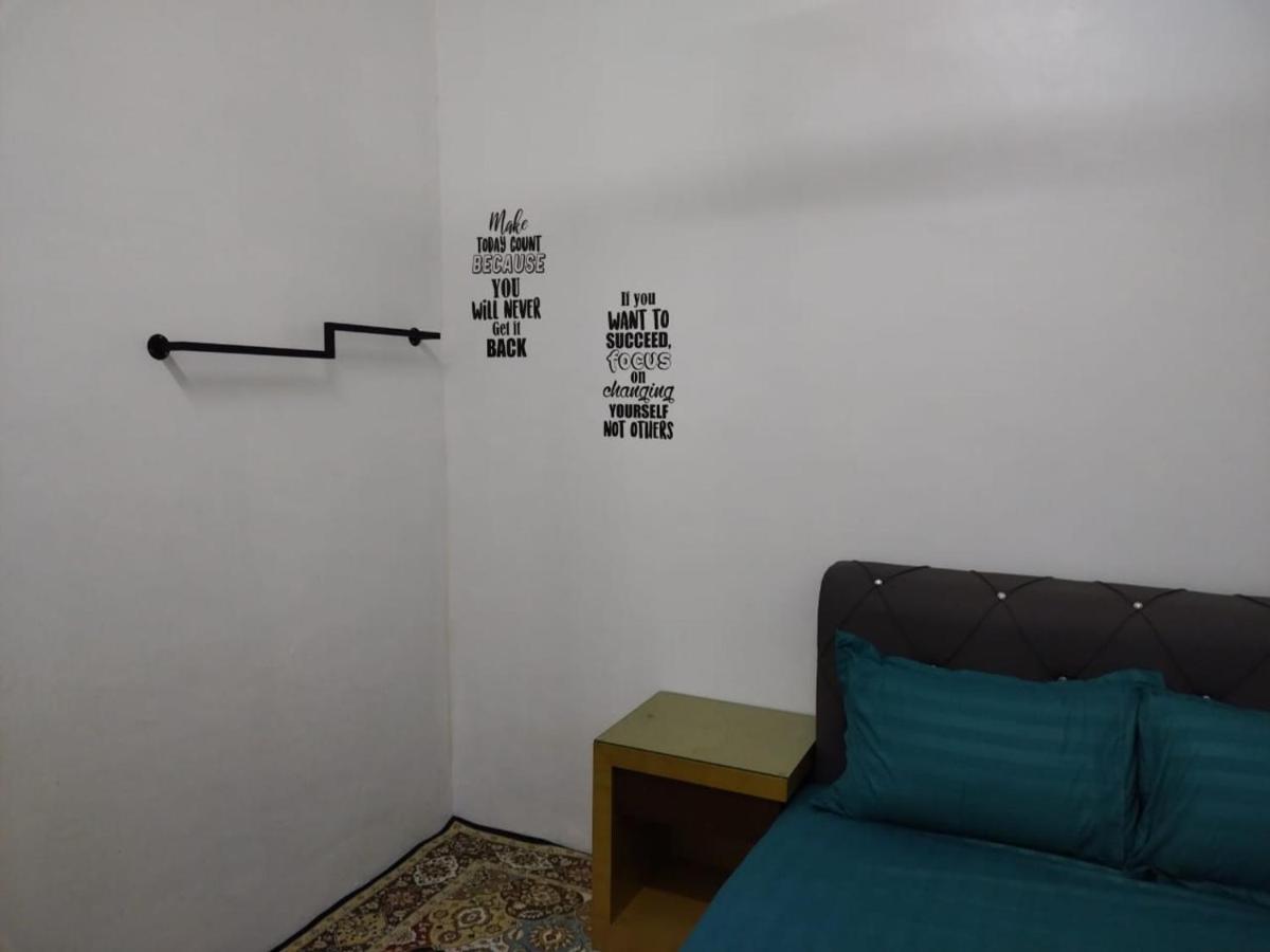Homestay Embah Ros & Embah Lek Hutan Melintang Экстерьер фото